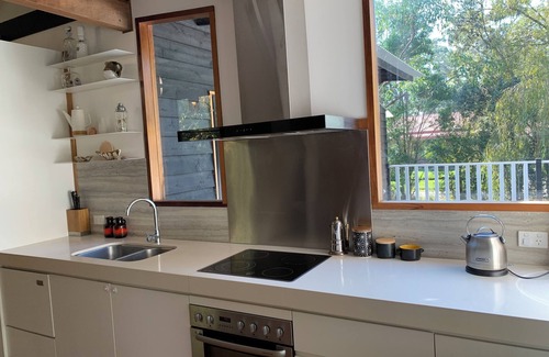 Termeil Casa | River Road Retreat - Lake Tabourie
