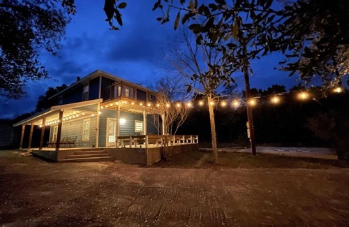 Bandera Casa | River Rock Retreat