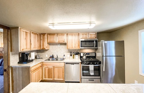 Cascade-Chipita Park Casa | ♥︎River Rocks Retreat♥︎HOT TUB/FIRE PIT/MTN VIEWS