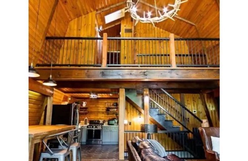 Walland Cabina | River Run: A-Frame Cabin by the Smoky’s on 5 Acres