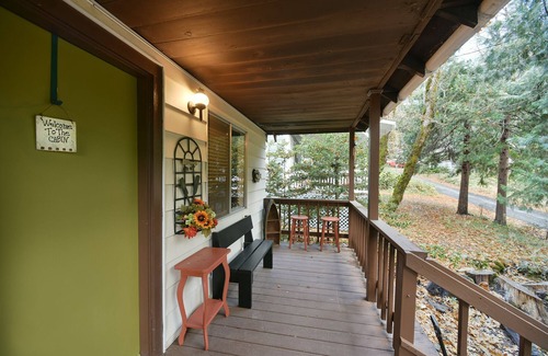 Dunsmuir Cabina | Shasta Retreat Cabin pasos del río Sacramento.