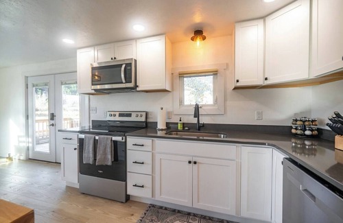 Livingston Casa | River Run Retreat: A Stylish Cottage on the Yellowstone