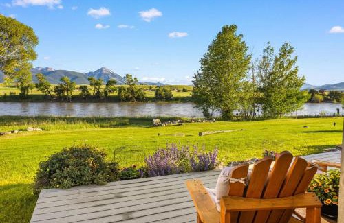 Livingston Casa | River Run