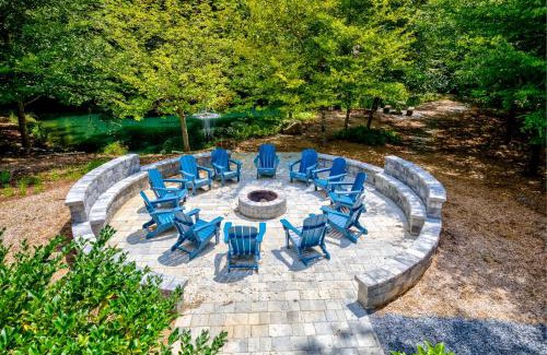 Dahlonega Casa | River Runs Through It