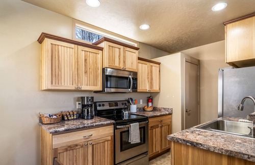 Blanco Cabina | "River's Edge" Cabin Fly Fishing on the San Juan River near Quality Waters.