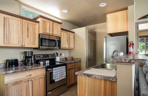 Blanco Cabina | "River's Edge" Cabin Fly Fishing on the San Juan River near Quality Waters.