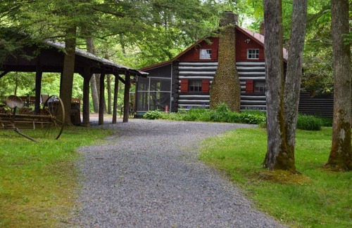 Elkins Cabina | River’s Edge Cabin: perfecto para romance / aventuras al aire libre / relajación