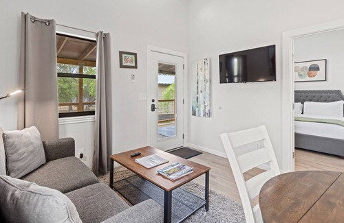Fredericksburg Cabaña | River's Edge Cottage with private hot tub, waterfront locale & river views