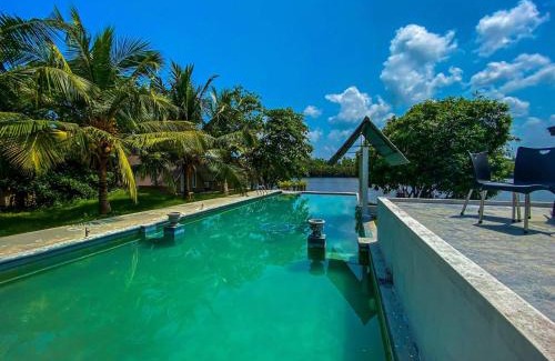 Hikkaduwa Hotel | River's Edge