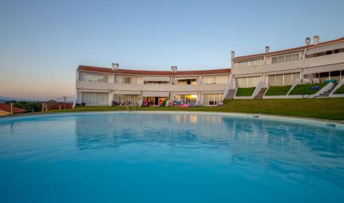 Gondarem Casa | River-side Villa