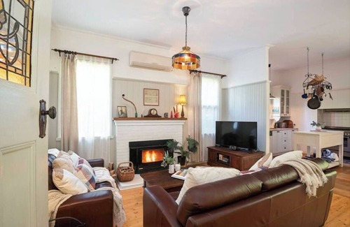 Warburton Casa | Warburton Riverside Sanctuary
