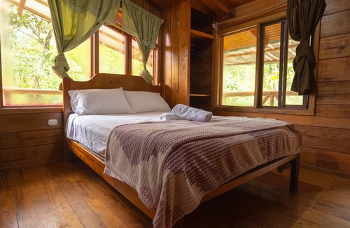 Mindo Hotel | River Song's Hotel