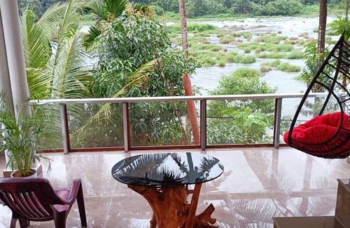 Elappara Casa | River Soul Villa/ 3-bedroom house in Riverside