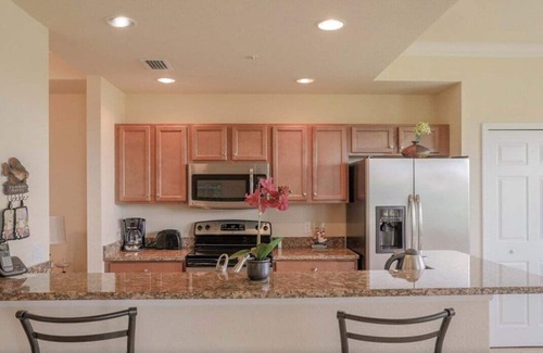 Braden River Condominio | River Strand Condominium with Golf Course Views - Golf Membership Included - Sunnyside Up
