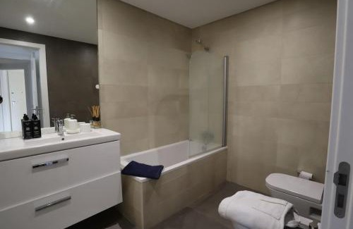 Seixal Apartamento | River Terrace & Pool View - Seixal