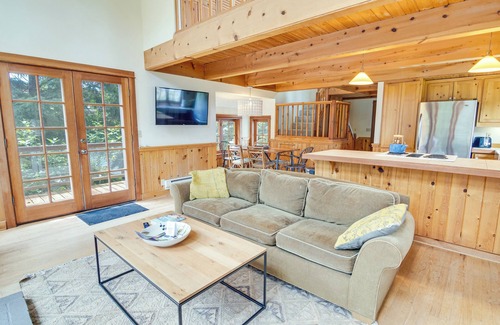 Yachats Casa | River to Breakers ~ River View