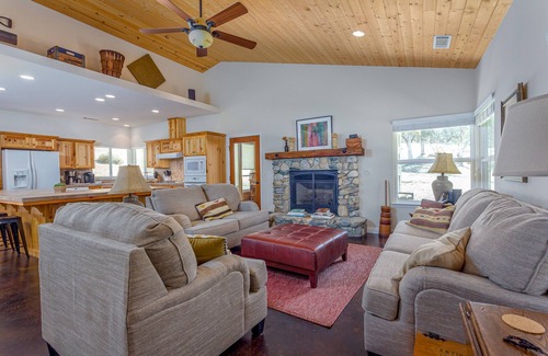 Three Rivers Casa | River Trail House - River and 4 Bedrooms