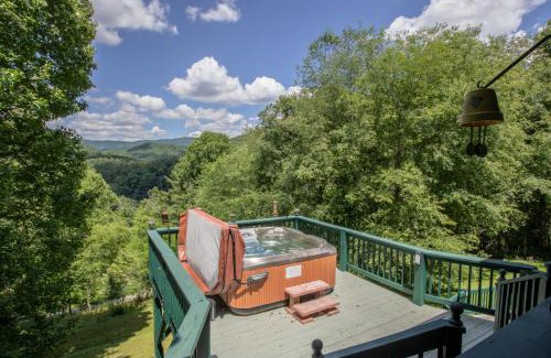 Sugar Grove Casa | River Valley View