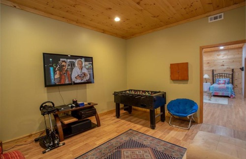 Sugar Grove Casa | River Valley View