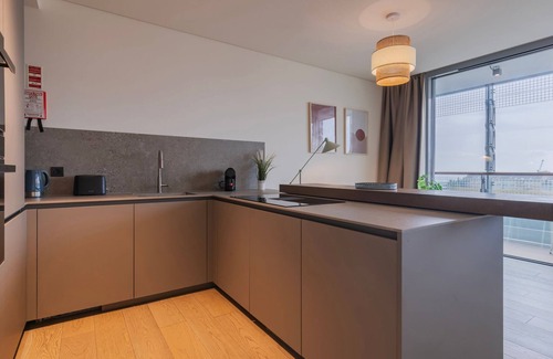 Marvila Apartamento | River View 1BDR Apartment by LovelyStay