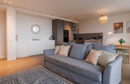 Marvila Apartamento | River View 1BDR Apartment by LovelyStay