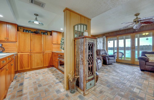 Welaka Condominio | River-View Condo w/ Boat Slip in Welaka!