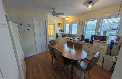 Historic Braden Castle Cabaña | River view cottage in historic Braden Castle 55+ community