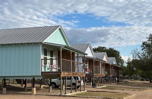 Kerrville Cabaña | River View Double Queen Beds Cabin w/ Porch #20