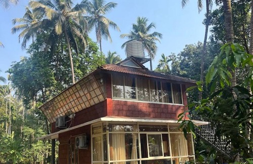Thalassery Cabaña | River view Family Room, A1 Suite-Bar chair, Ac, Kitchen, Wi-Fi