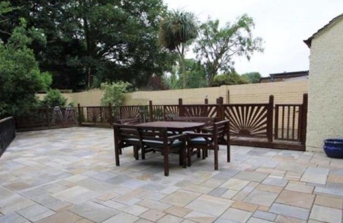 Hillingdon Apartamento | River view flat close to Heathrow/Windsor