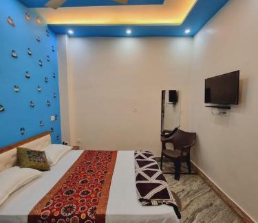 Varanasi Hotel | River View Guest House