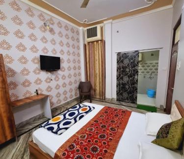 Varanasi Hotel | River View Guest House