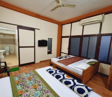 Varanasi Hotel | River View Guest House