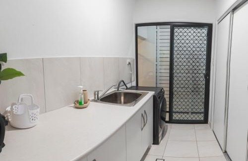Oonoonba Casa | River View Haven