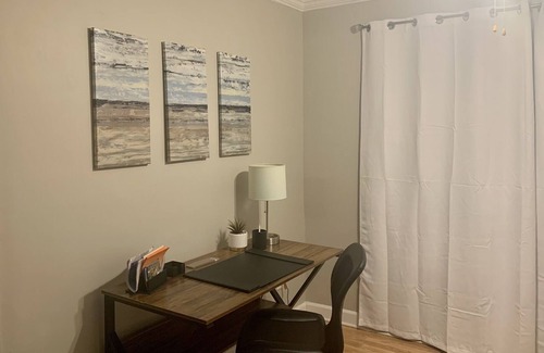 Ashtabula Casa | River view home away from home
