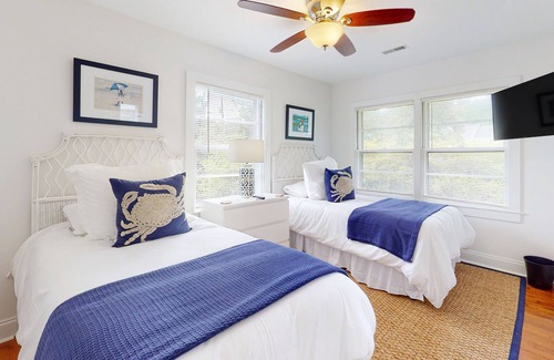 Hanahan Casa | River-view house close to attractions with pool, firepit, washer/dryer, & grill