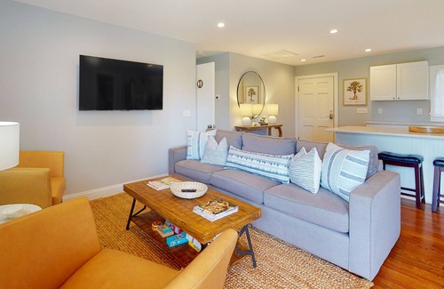 Hanahan Casa | River-view house close to attractions with pool, firepit, washer/dryer, & grill