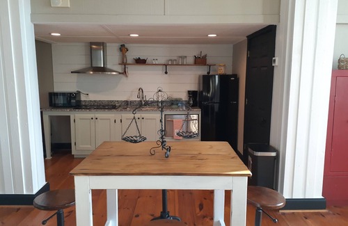 West End Apartamento | River View Retreat- So Cute, So Cozy- Short Walk to SRP Park & Downtown Augusta