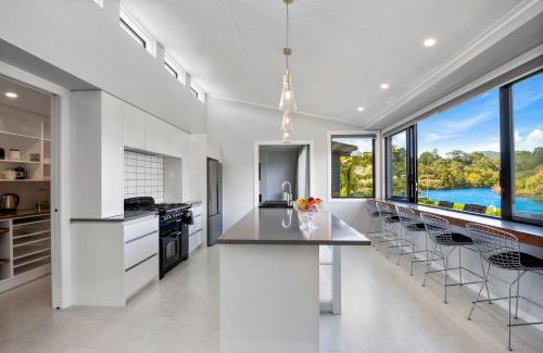 Rangatira Park Casa | River View Retreat - Taupo