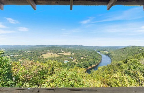 Eureka Springs Casa | River View, Sleeps 6, Hot Tub
