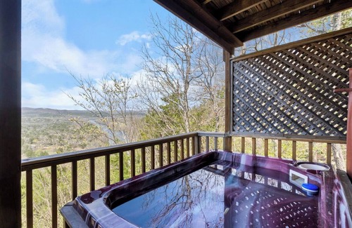 Eureka Springs Casa | River View, Sleeps 6, Hot Tub