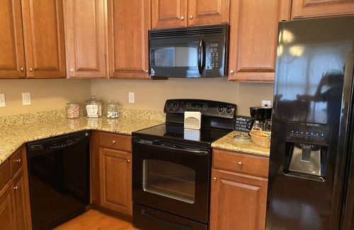 Grafton Casa | River View TH w/ Patio- 1 block from Main St
