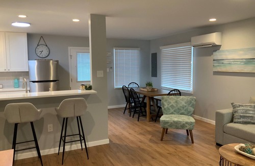 Laneview Casa | River view with short walk to beach