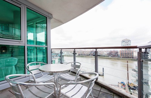 Vauxhall Apartamento | River Views from Vauxhall, by Veeve