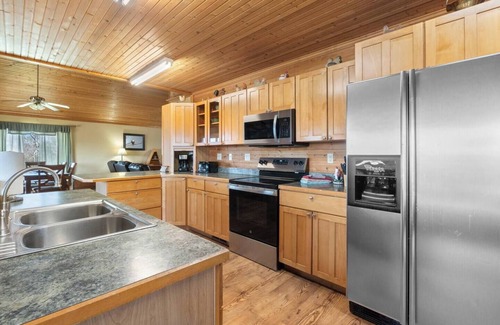 Eureka Springs Casa | River Views, Hot Tub, Sleeps 10!