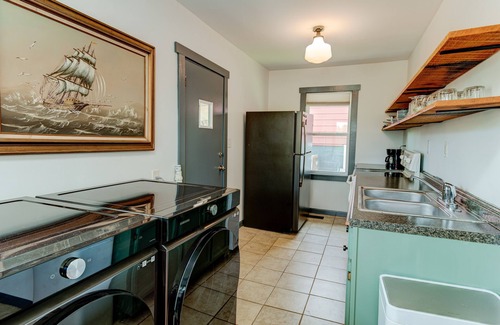 Woodfin Casa | Bungalow en la ladera con vistas: ¡a 3 km del centro de Asheville!
