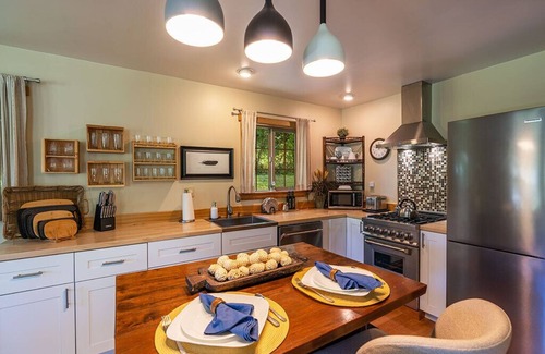 Pacific Casa | River Way Cottage - New & Fabulous! Super value!