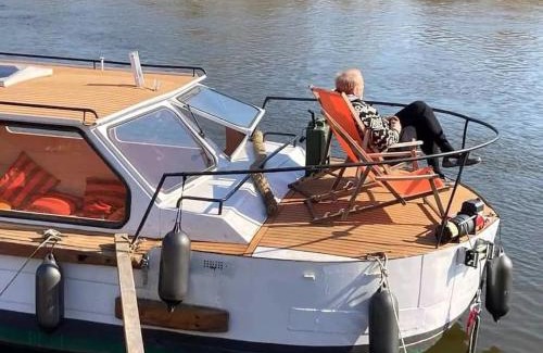 Poznan Alquiler De Eote | River Yacht Age of Aquarius