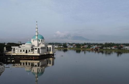Kampung Surabaya Apartamento | Riverbank Suites Kuching Waterfront