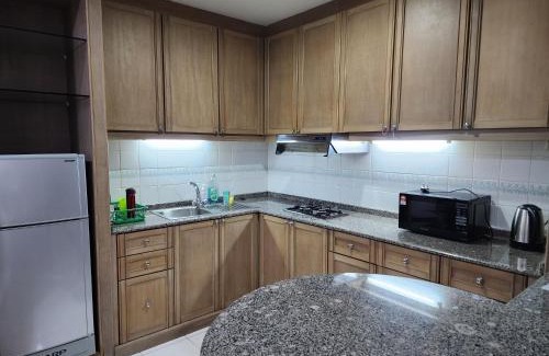 Kampung Surabaya Apartamento | Riverbank Suites Kuching Waterfront